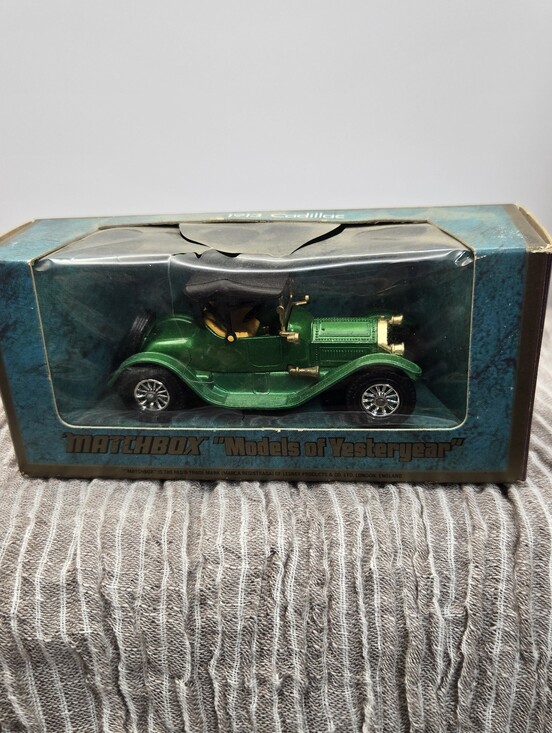 MATCHBOX Other - Vintage Matchbox Models of Yesteryear Diecast Y-6 1913 Cadillac Green And Gold